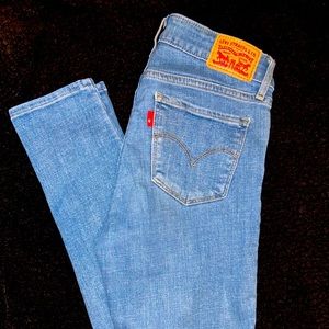 Levi’s 711 Skinny Jeans with stretch size 26